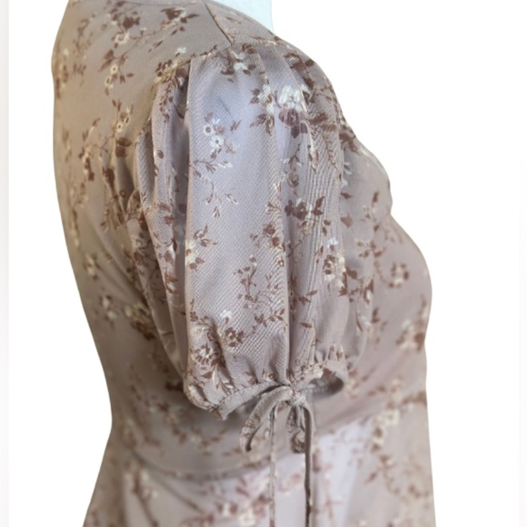 Full Tilt Floral Peplum Blouse Puff Sleeve Top - Picture 3 of 4